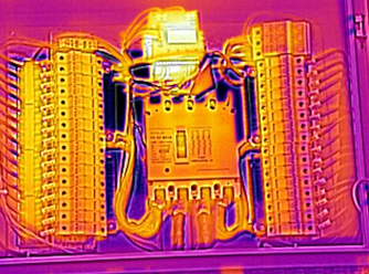 FLIR E8红外热像仪拍摄电气柜红外热图